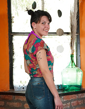 Tattooed Girl With Hairy Cunt Photos